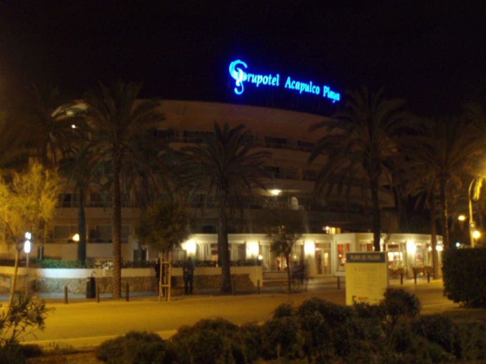 Hotel bei Nacht Grupotel Acapulco Playa - Adults Only