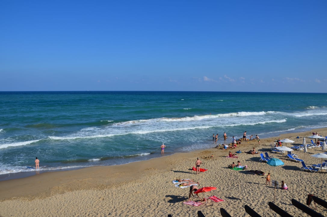 Blick vom Balkon lt. Beschreibung Sol Luna Bay