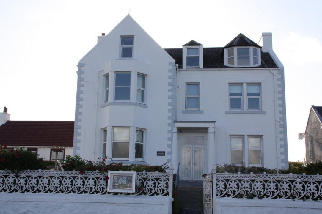 Hotel von der Straßenseite Hotel An Taigh-Osda