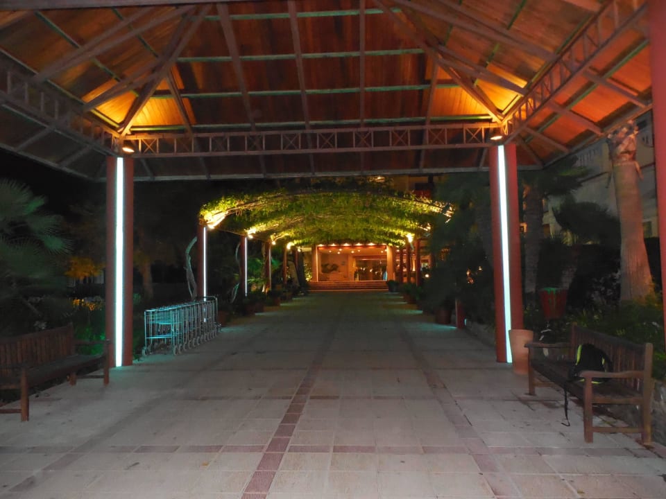 Eingangsbereich Zafiro Bahia