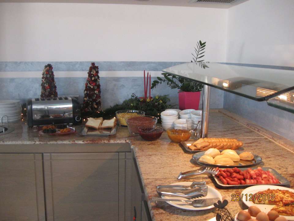 Früstucks Buffet, Warm Hotel Philoxenia