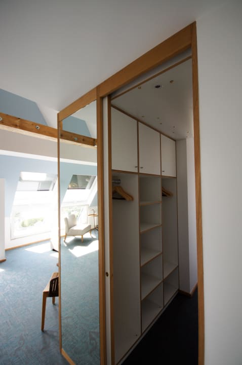 Begehbarer Kleiderschrank Junior Suite Hotel Schöne Aussicht