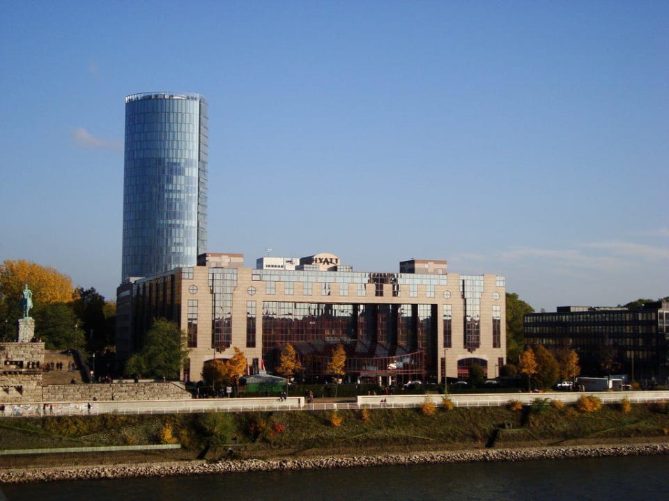Außenansicht von der Hohenzollernbrücke Hyatt Regency Köln