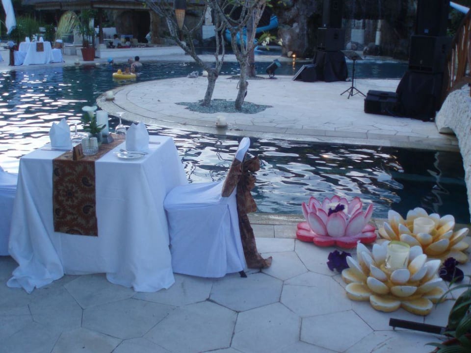 Themenabend bei der poolanlage The Westin Resort Nusa Dua, Bali