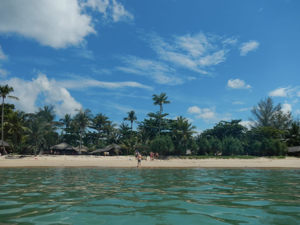 Strand vom Meer aus Hotel Relax Bay Koh Lanta