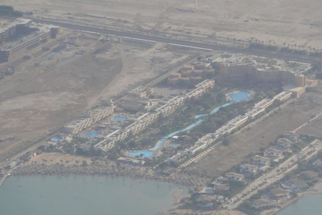 Das Hotel aus der Vogelperspektive  Golden Beach Resort