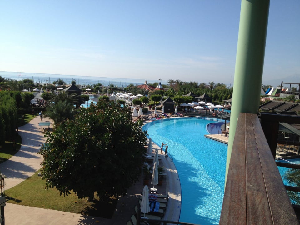 Blick beim Frühstück Limak Lara Deluxe Hotel & Resort