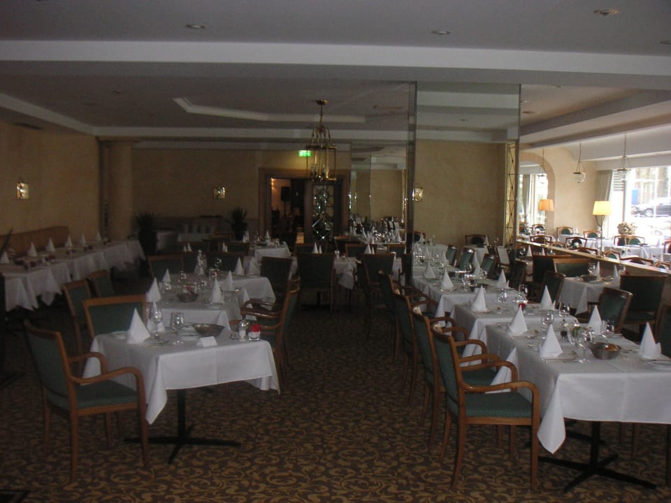 Blick in den Speisesaal Steigenberger Hotel Bad Neuenahr