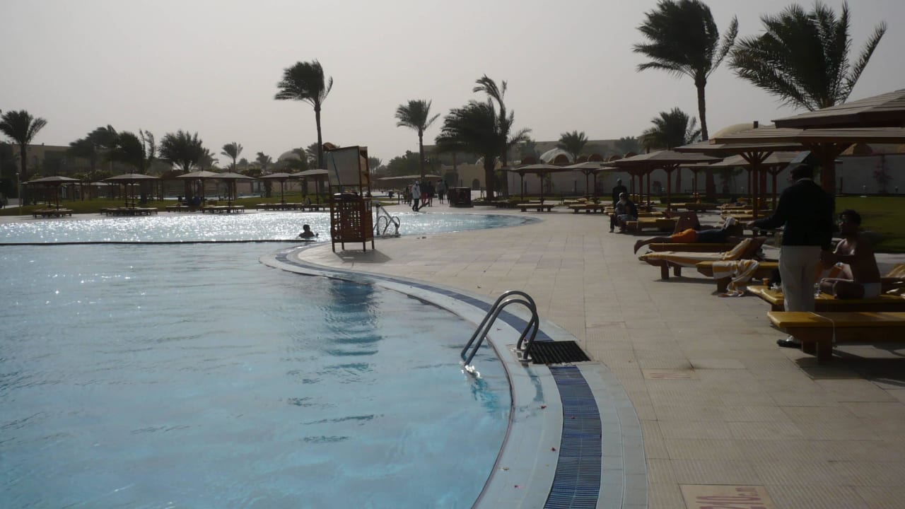 Der beheitzte Pool Desert Rose