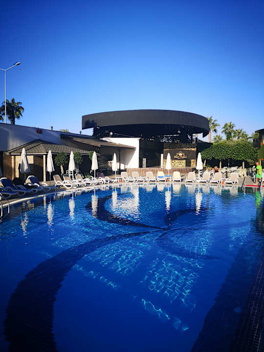 Pool Mary Hotel Side