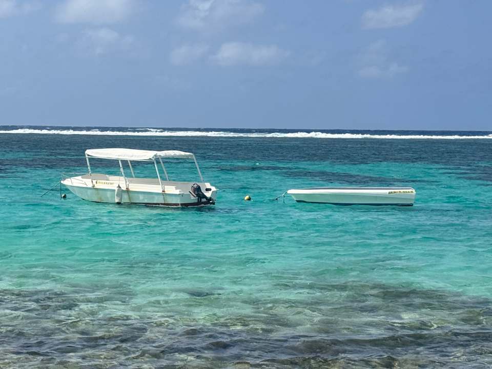 Ausblick Le Peninsula Bay Beach Resort & Spa