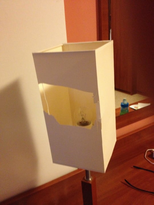 Beschädigte Lampen Villa Delfin Spa