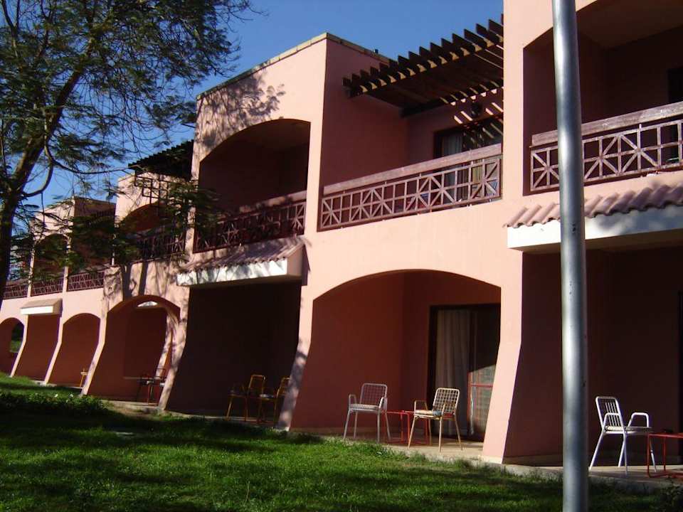 Zimmer zum Nilufer mit kl. Terrasse Pyramisa Island Hotel Aswan