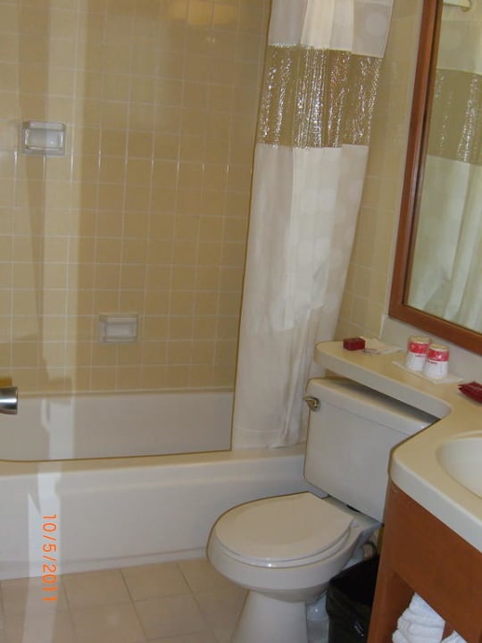 Badezimmer Hotel Ramada Limited Santa Barbara