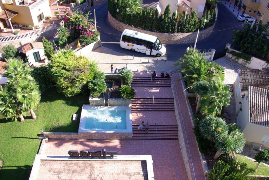 Balkonblick auf Eingangsbereich Hotel Timor