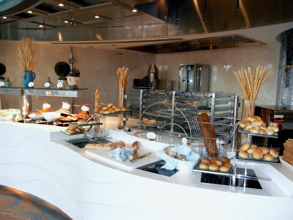 Frühstück The St. Regis Saadiyat Island Resort, Abu Dhabi