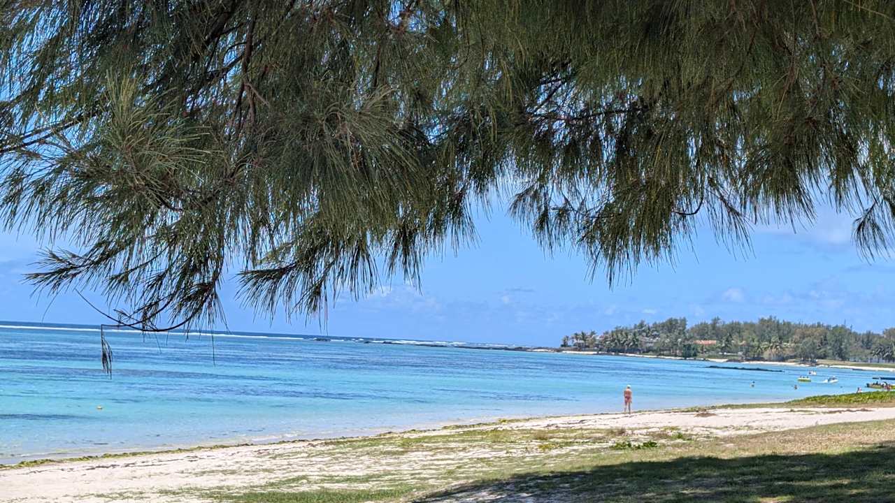 Strand Crystals Beach Resort Belle Mare, a member of Radisson Individuals
