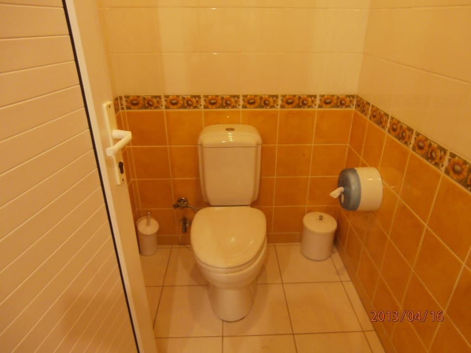 Toilette unter der Lobby Hotel Arabella World