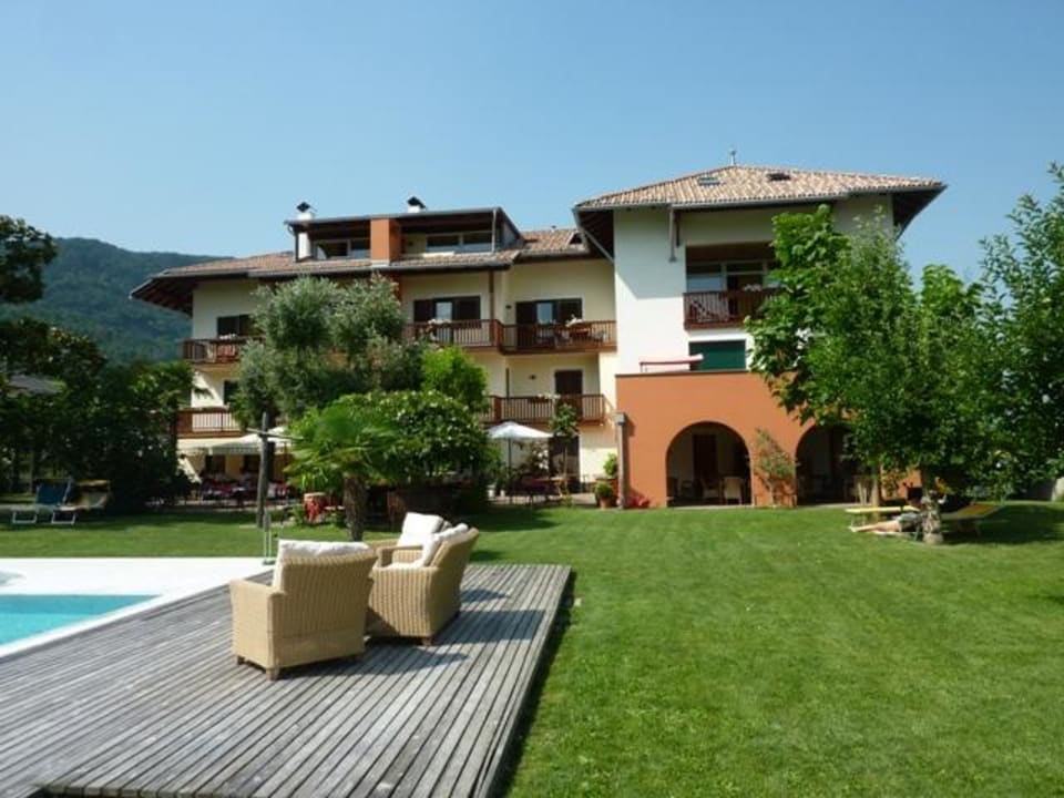 Südseite Weingut Klosterhof Garni-Hotel