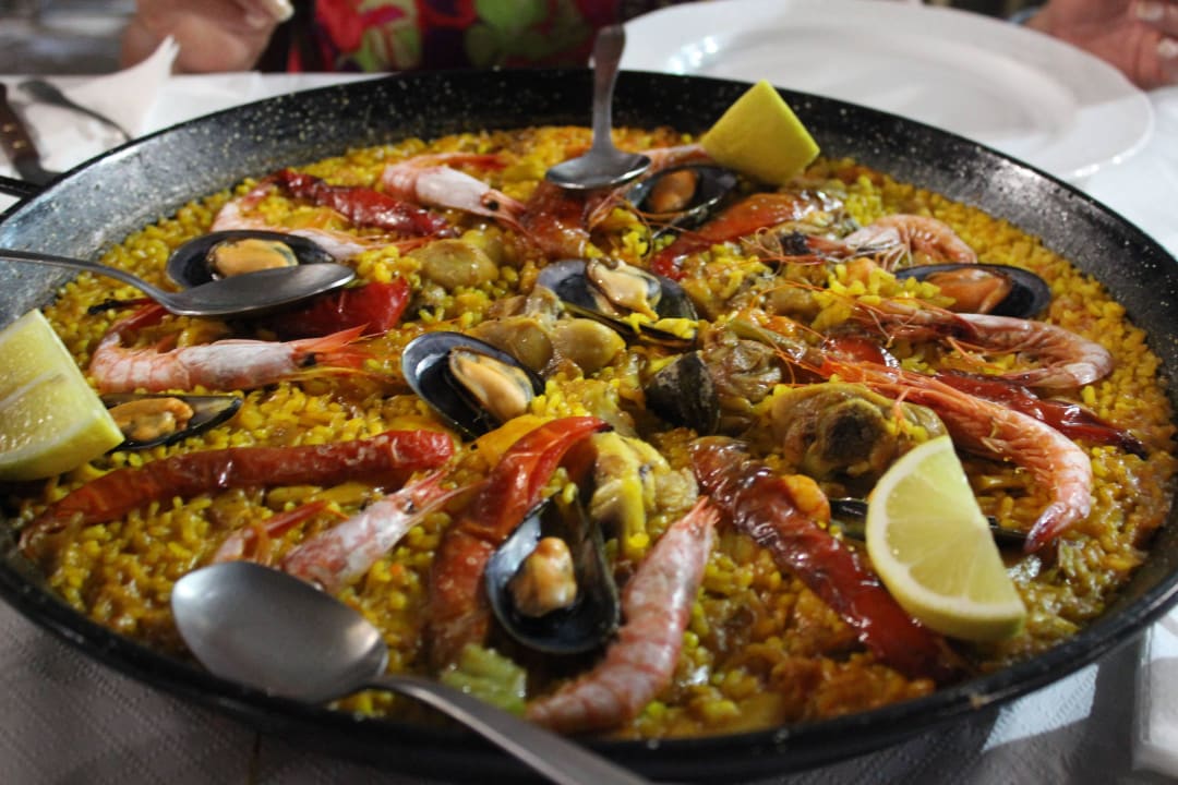 Kneipe gegenüber, leckere Paella Dormirdcine Alicante