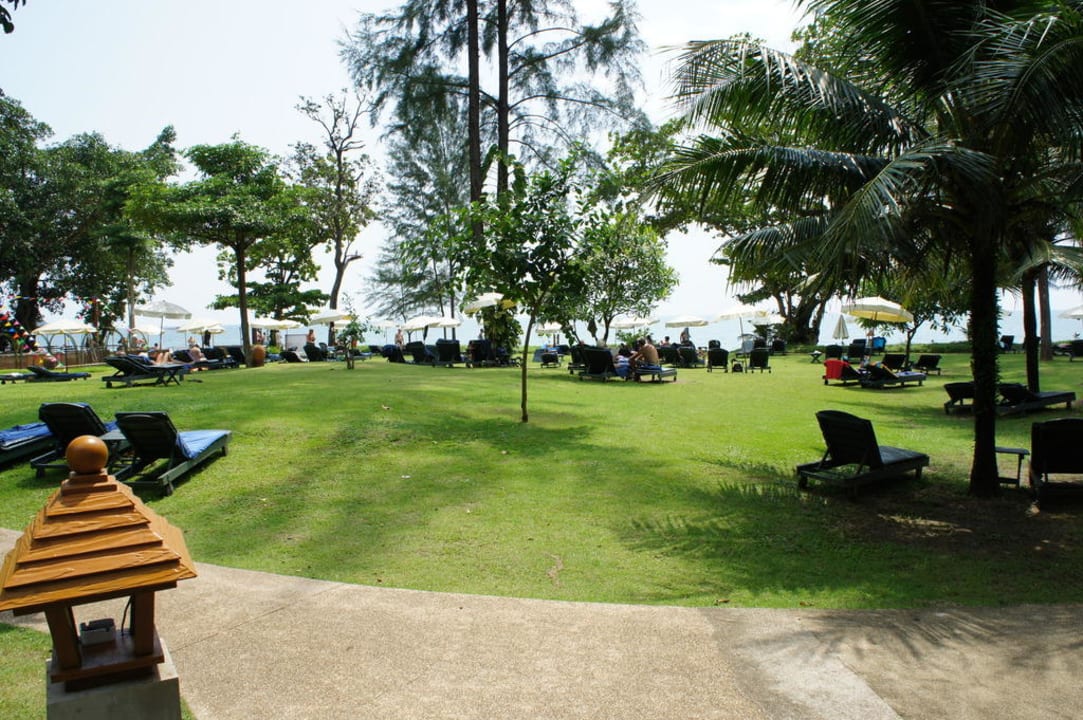 Gartenanlage Blickrichtung Meer Khao Lak Merlin Resort