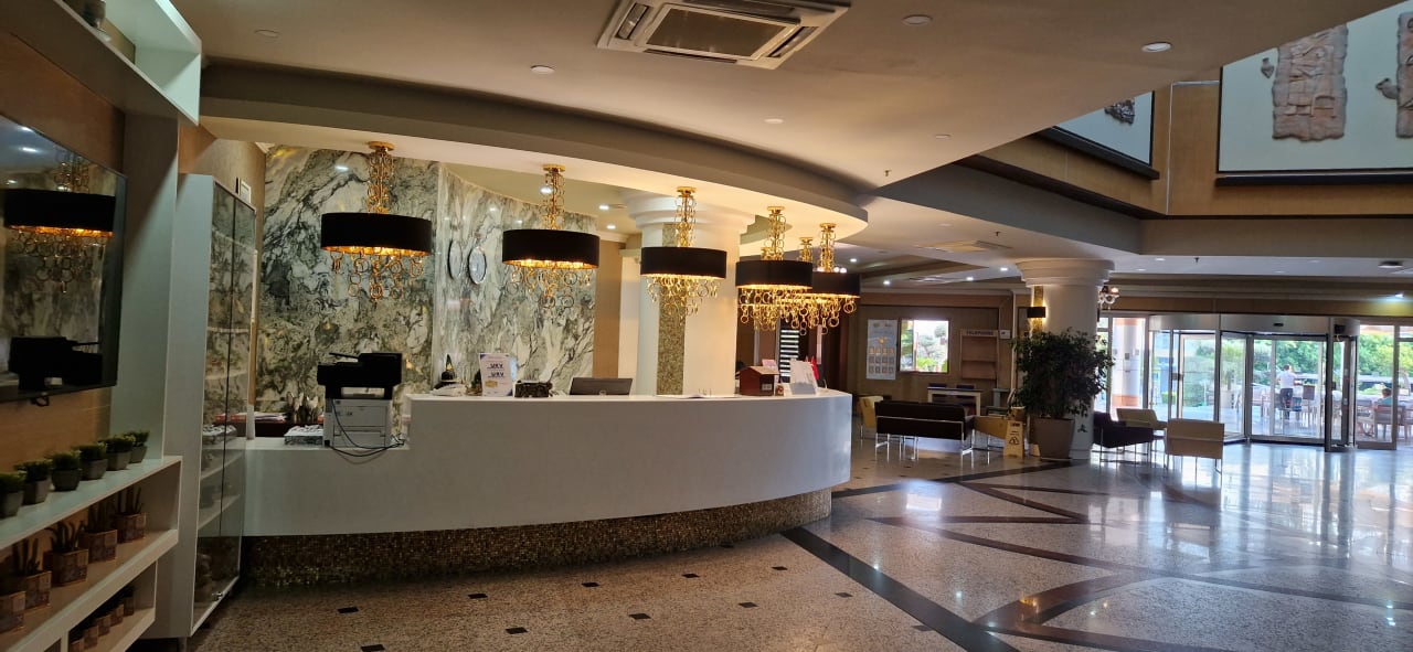 Lobby Hane Family Resort