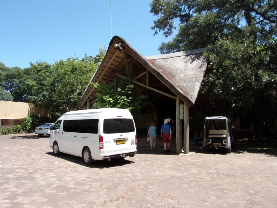 Außenansicht Hotel Chobe Safari Lodge