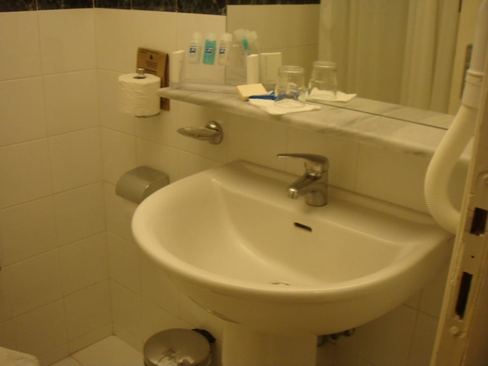 Zimmer 418, waschtisch ohne weiterer Bblage Ibiscus Hotel Rhodos