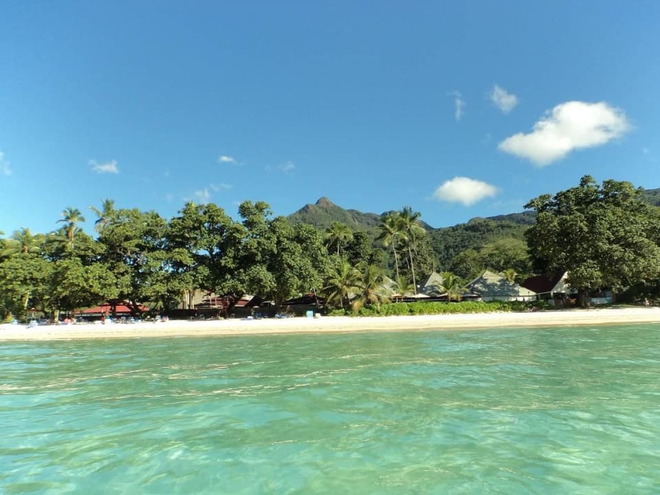 Blick auf den Hitelstrand Berjaya Beau Vallon Bay Resort & Casino
