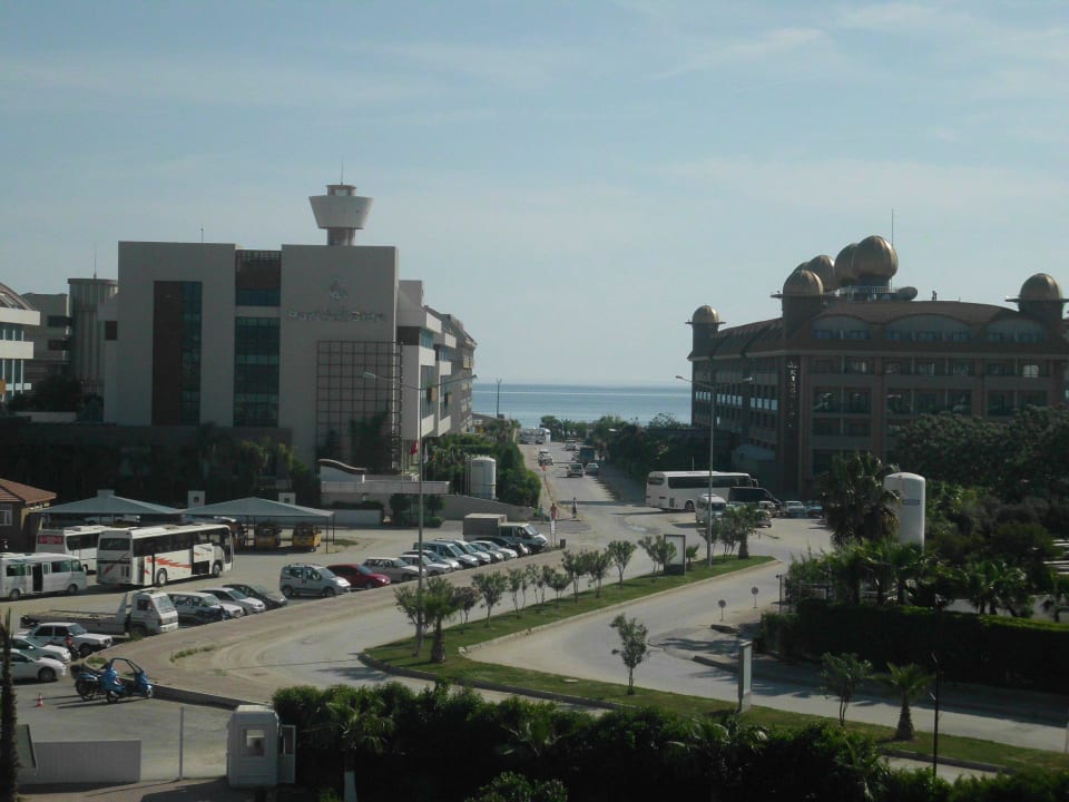 Blick vom Balkon zur Meerseite Hane Family Resort