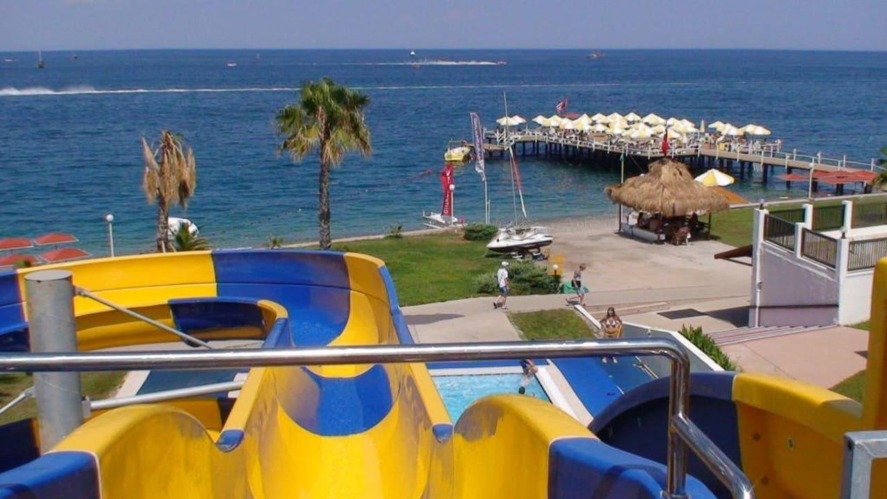 Widok ogólny zjeżdzalnie AQI Hydros Club