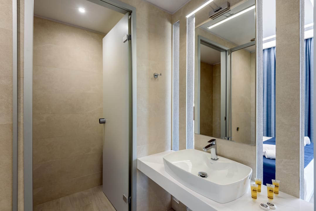 Zimmer Hotel Marinos Beach