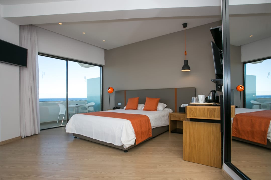 Zimmer Crystal Springs Beach Hotel