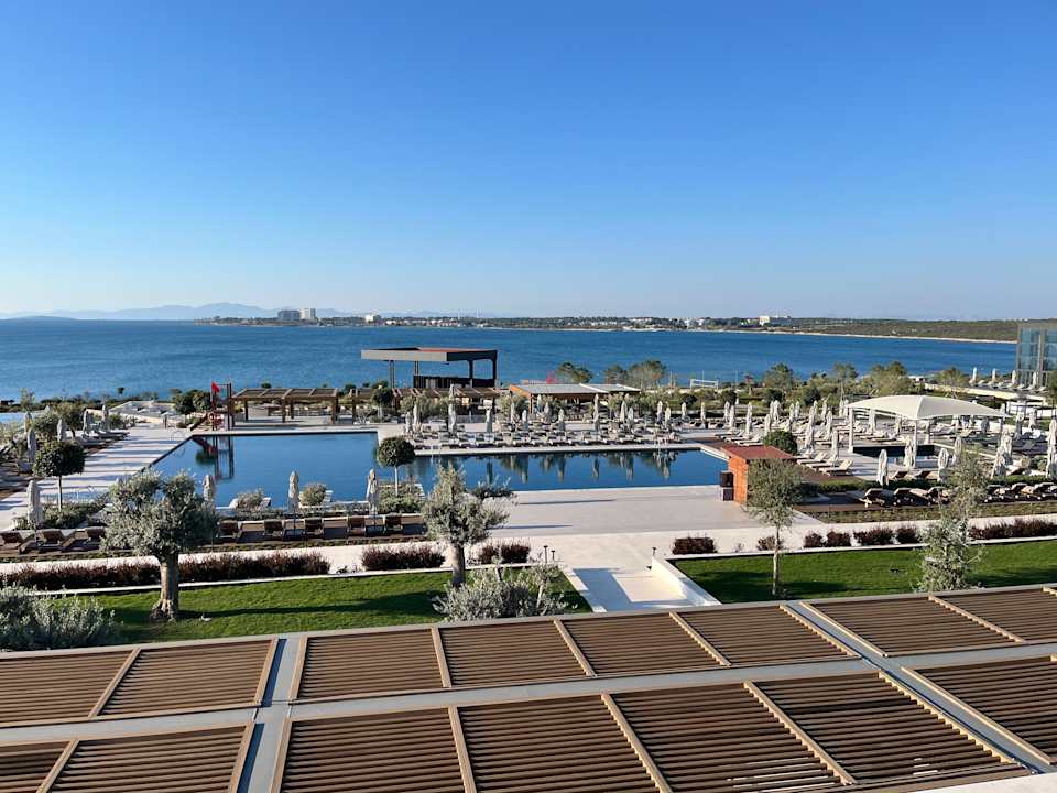 Pool Anda Barut Collection