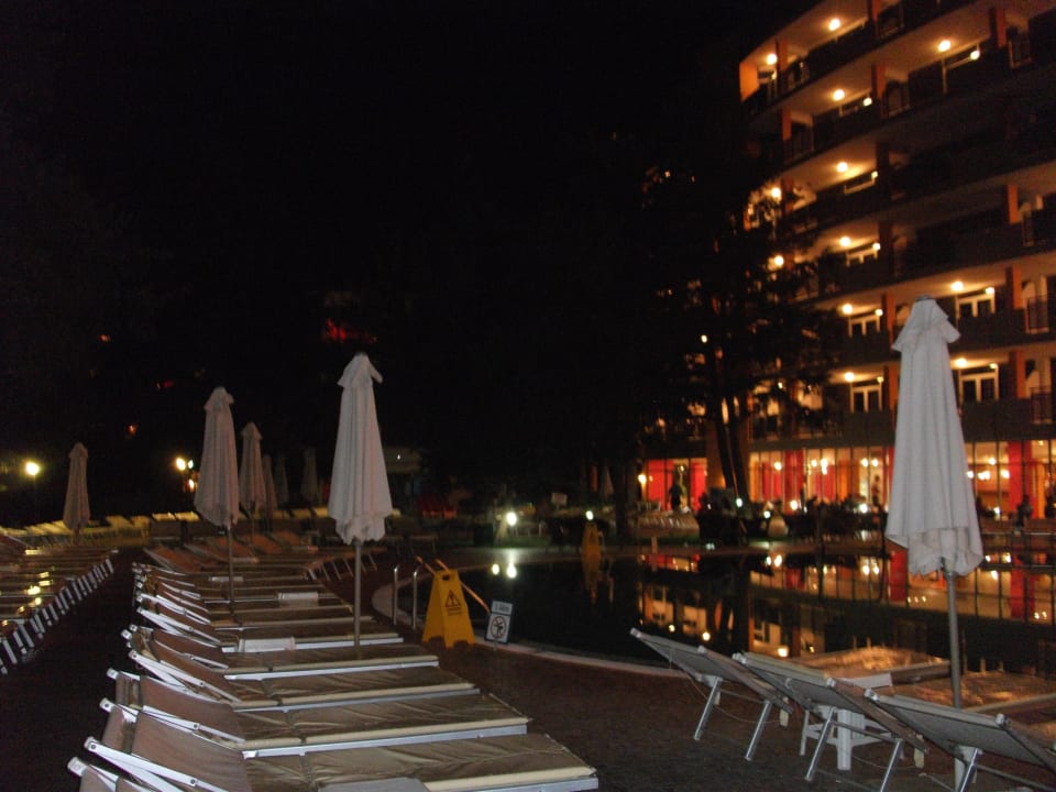 Hotel bei Nacht HVD Viva Club Hotel