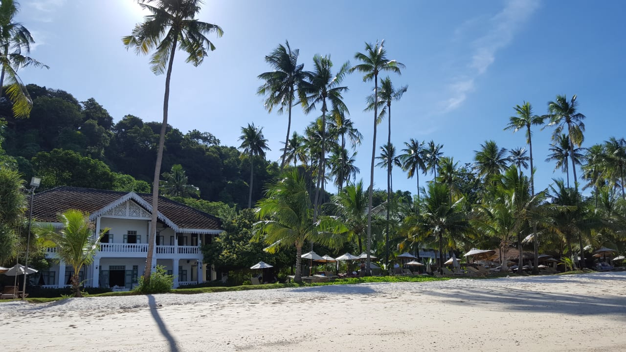 Strand Cape Panwa Hotel