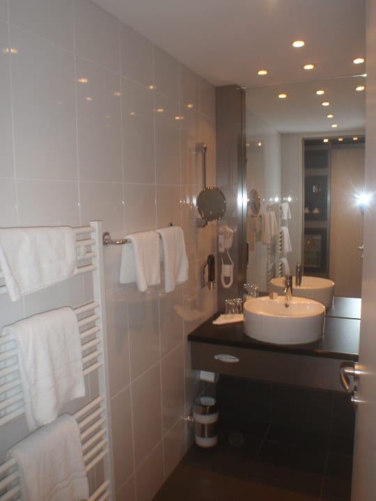 Bad Zimmer 521 Pannonia Tower