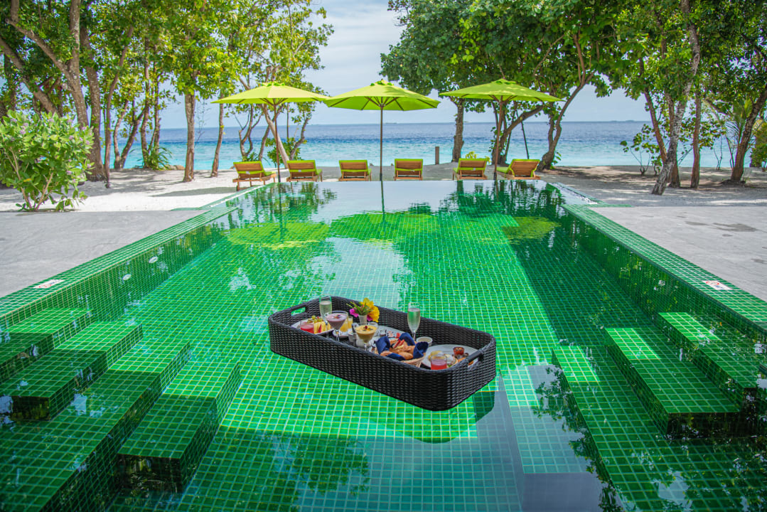 Pool Emerald Maldives Resort & Spa-Deluxe All Inclusive