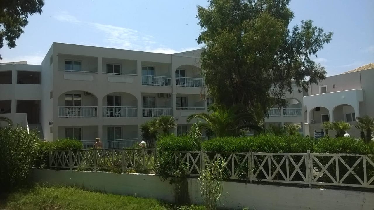 Hotel Sandy Beach Resort