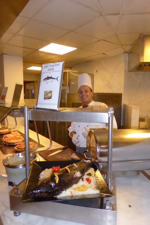 Hier wurde der Thunfisch frisch aufgeschnitten... Coral Sea Holiday Village