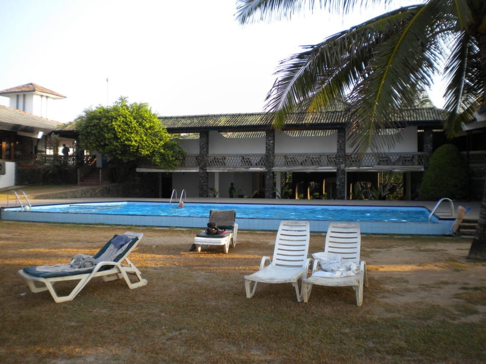Pool am Beach Hotel Koggala Beach