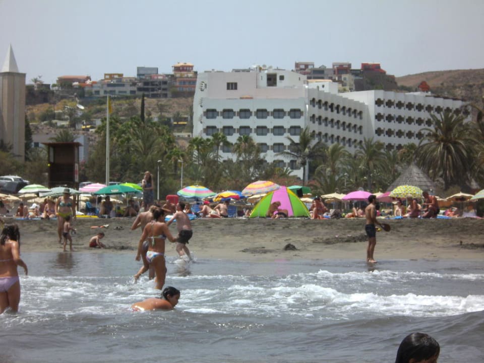 Strand und Hotel vom Meer aus Corallium Beach by Lopesan Hotels - Adults only