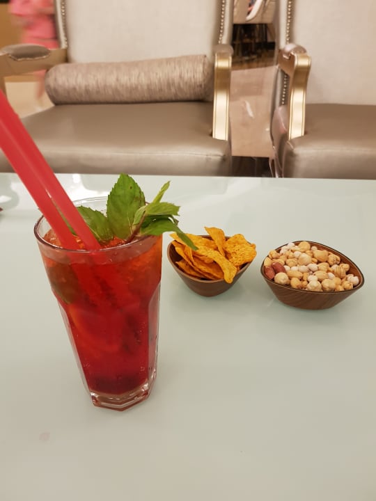 Leckere Coctails mit original Alk Adalya Elite Lara