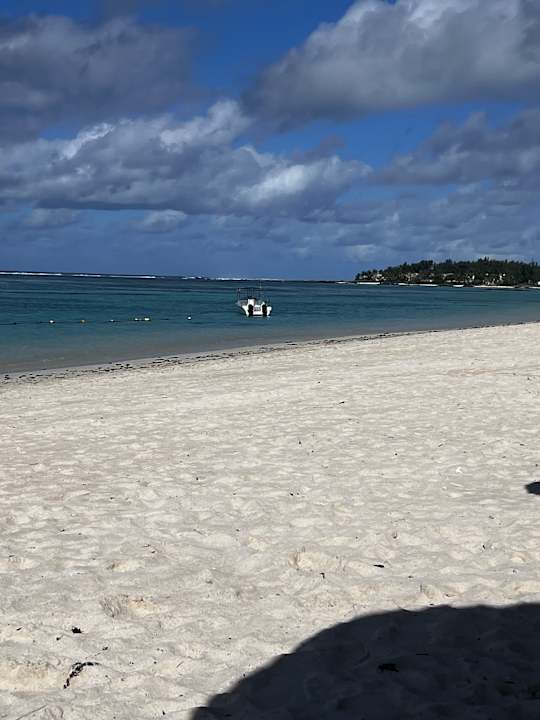 Strand Crystals Beach Resort Belle Mare, a member of Radisson Individuals