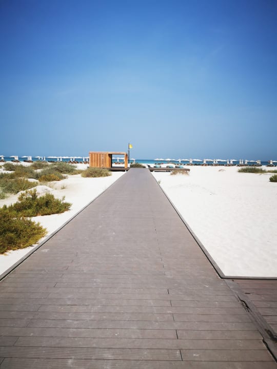 Strand Saadiyat Rotana Resort &  Villas