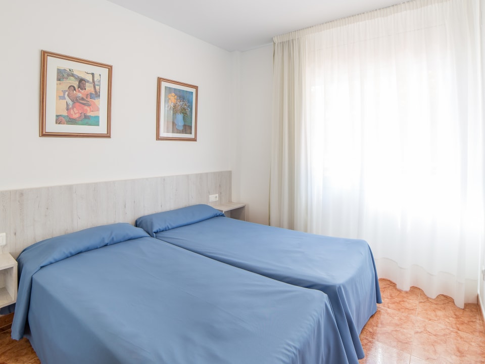 Zimmer Apartments Palas Pineda