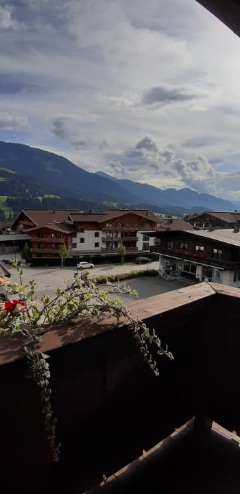 Ausblick Garni Hotel - Das Alpin Kaiserzeit