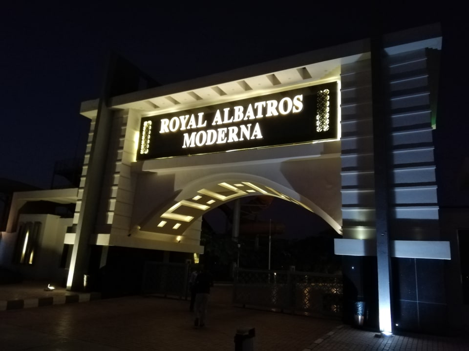 Außenansicht Pickalbatros Royal Moderna Resort-Sharm El Sheikh