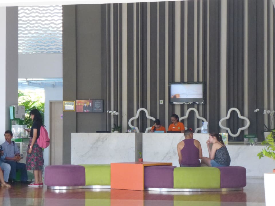 Rezeption Hotel Ibis Styles Bali Benoa