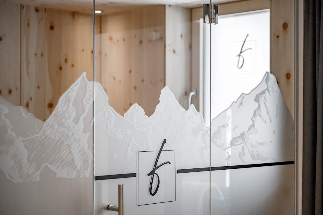 Sonstiges Falkners Five